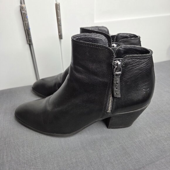 Frye Sacha Moto Shortie Black Italian Leather Bootie Ankle Boots Women's Size 8 - Picture 3 of 14